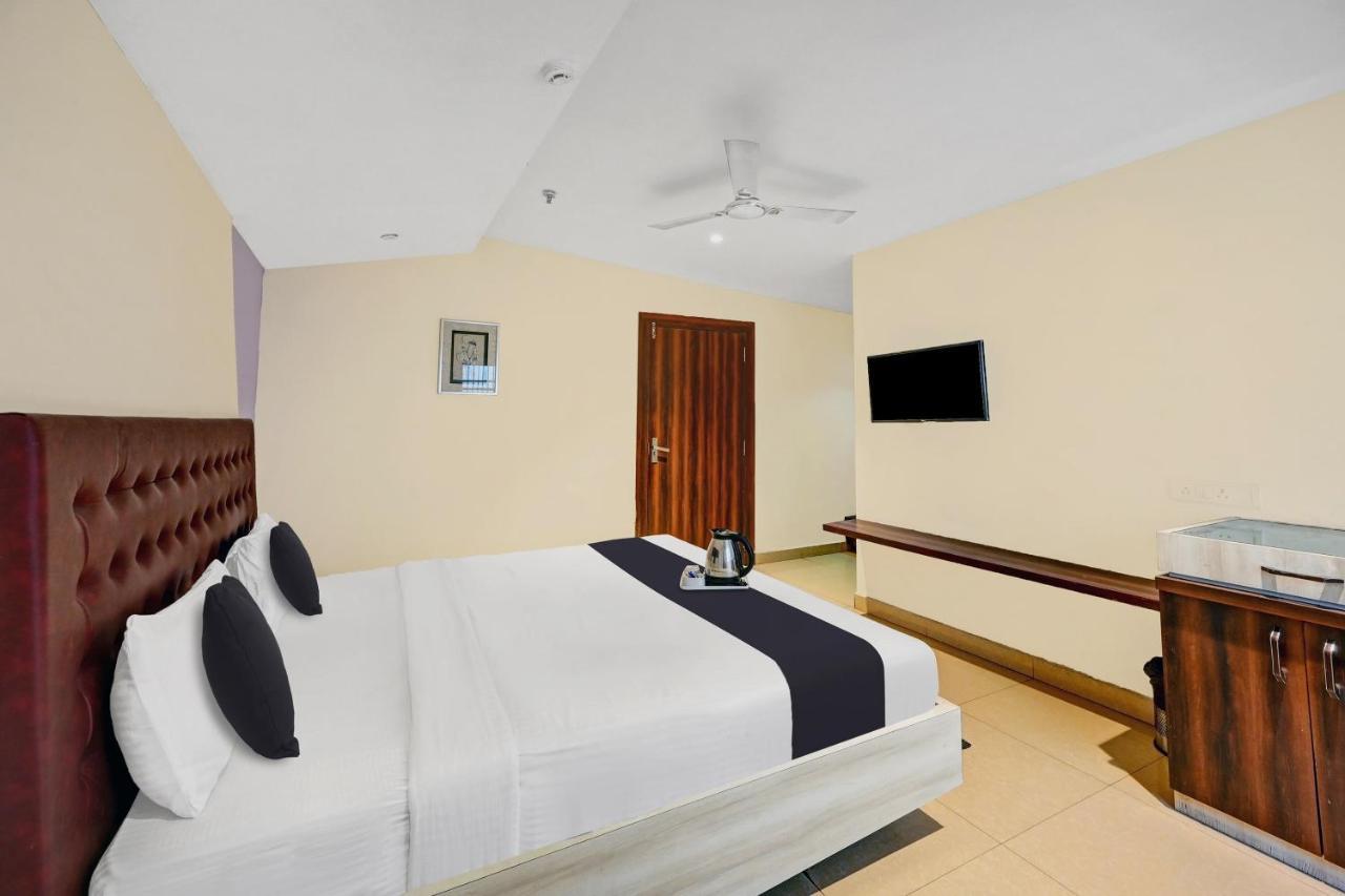 布巴内什瓦尔 Townhouse Oak Pentagon Residency酒店 外观 照片